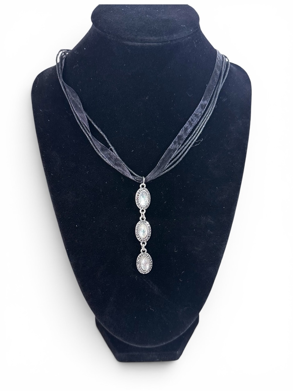 🩶Silver Tone Pendant on Layered Black Cord
